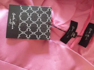 Traje de 3 piezas mujer rosa. Carla Ruiz colección