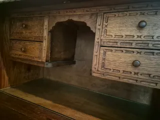 Bargueño antiguo madera maciza tallada