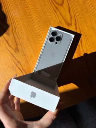 iPhone 16 Pro 1TB titanio NUEVO