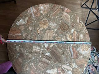 Mesa redonda de mármol