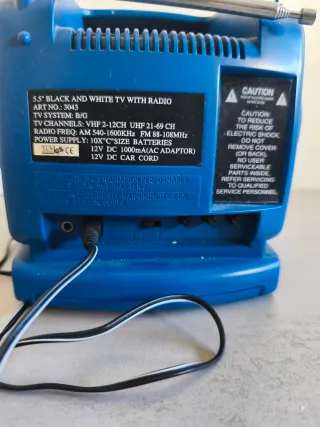 Televisor portátil antiguo azul