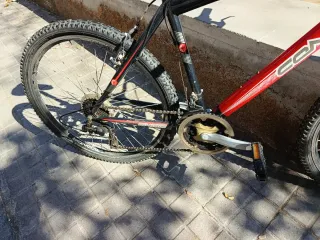 Bicicleta de montaña roja Condor