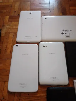 8 Tablet per Ricambi o Riparazioni