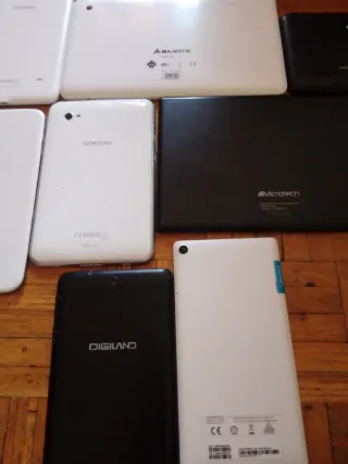 8 Tablet per Ricambi o Riparazioni