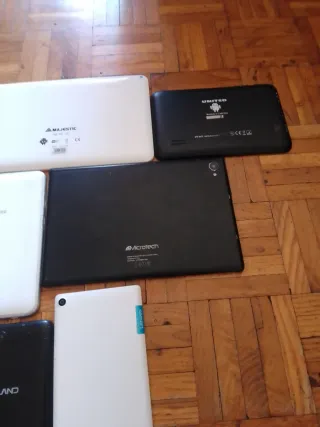 8 Tablet per Ricambi o Riparazioni