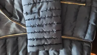 Cazadora acolchada azul mujer