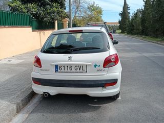 Peugeot 206+ 1.1 gasolina 60 CV – 2010 – 118.000km
