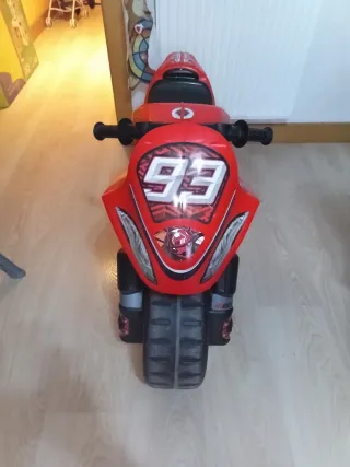Moto correpasillos réplica Marc Márquez