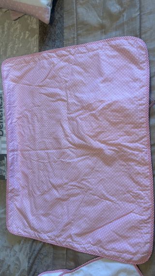 Juego de sábanas y cambiador Denenes