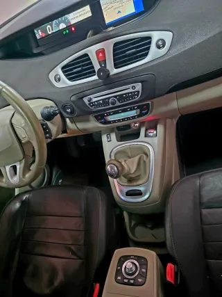 Renault Grand Scenic 2011