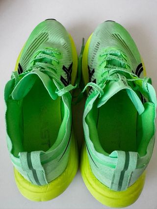 Asics Megablast Talla 43.5 Verde/Amarillo