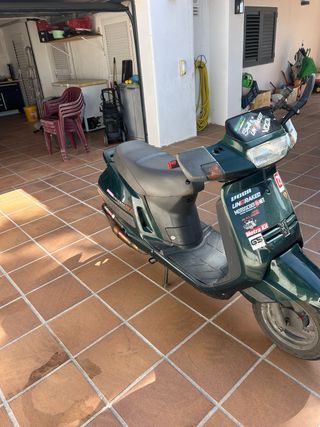 Peugeot SV50 Scooter Verde