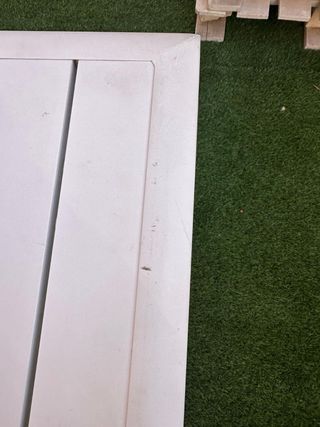 Mesa plegable blanca El Corte Inglés y 3 sillas