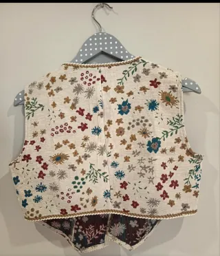 Chaleco floral sin estrenar talla única