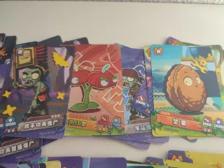 Colección de 50 Cartas Plants vs Zombies.