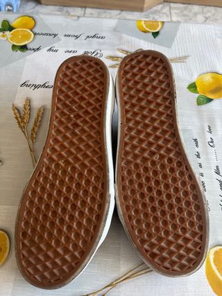 Zapatillas Vans Negras y Blancas