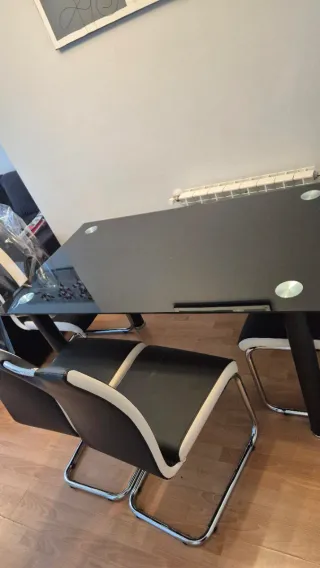 Mesa de salón moderna cristal negro