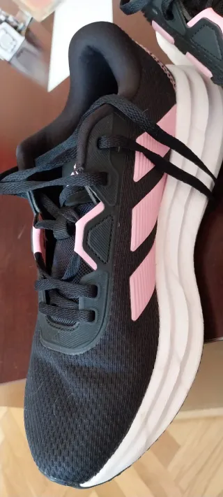 Zapatillas Adidas Negras y Rosas