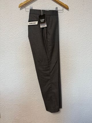 Pantalón tailoring gris Pull&Bear Talla 42