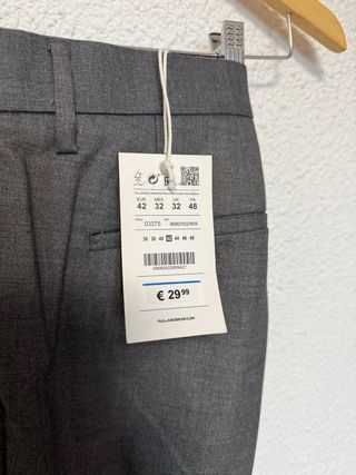 Pantalón tailoring gris Pull&Bear Talla 42