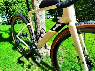 3T Exploro Racemax GRX Di2 + Zipp 303 S