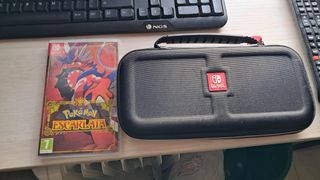 Gioco Nintendo Switch Pokémon Scarlatto + Custodia