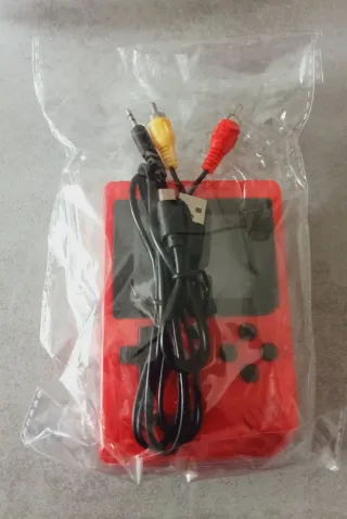 Mini consola retro 500 en 1 Roja, LCD y 8 Bits.