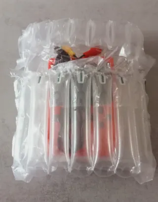 Mini consola retro 500 en 1 Roja, LCD y 8 Bits.