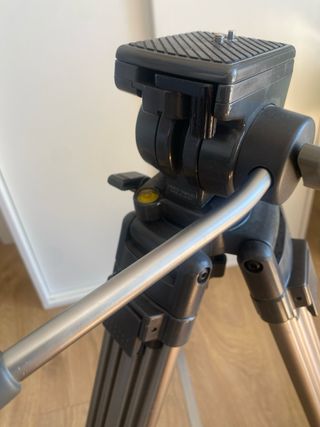 Trípode Heiwa TH650 para cámaras