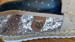 Alpargatas KISSIA Beige y Plateadas Talla 36