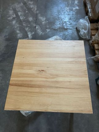 Mesa cuadrada madera y metal