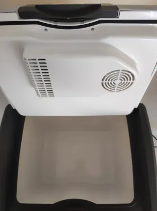 Nevera AEG enchufable coche/casa