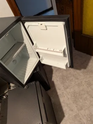 Nevera minibar Electrolux