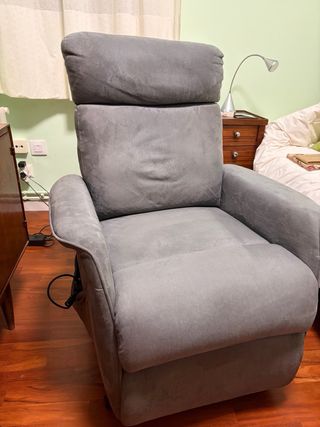 Butaca reclinable y elevable gris