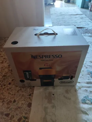 Cafetera Nespresso Vertuo Pop Negra