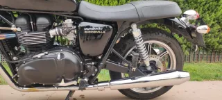 Triumph Bonneville Negra