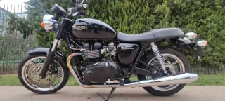 Triumph Bonneville Negra
