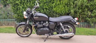 Triumph Bonneville Negra