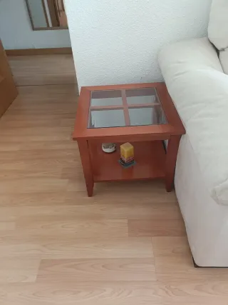 Mesa de centro de madera y cristal