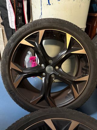 Llantas Cupra Formentor con Neumáticos