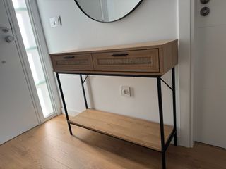 Consola de madera y metal con cajones