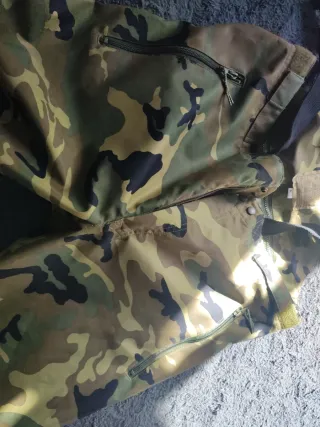 Pantaloni da pesca/caccia mimetici