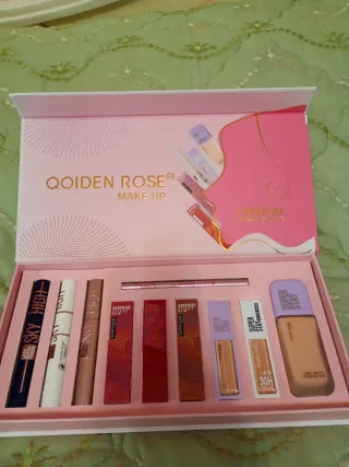 Set de Maquillaje Premium Qoiden Rose de segunda mano por 26 EUR