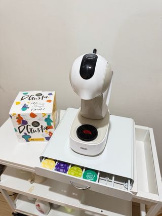Cafetera Dolce gusto + Porta Cápsulas + Café