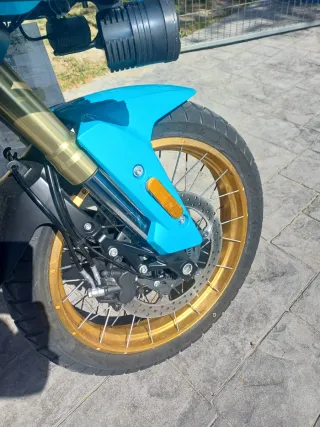 MITT 555 TT Adventure Azul/Dorado