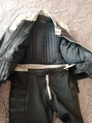 Chaqueta y pantalón moto cuero convertible en mono
