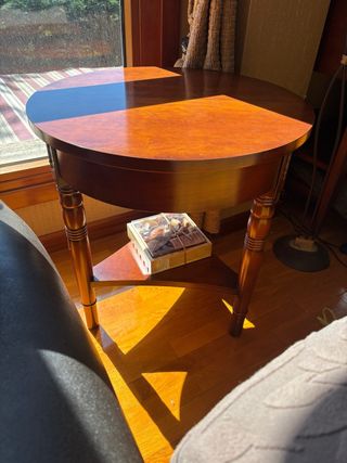 Mesita auxiliar de madera