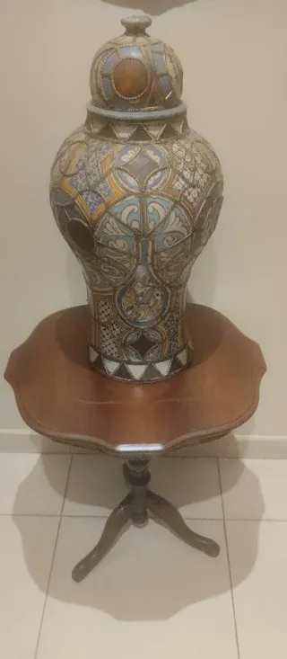 Jarrón Cerámica y Metal Decorado