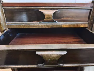 Cama, cabecero, 2 mesitas de noche y cómoda