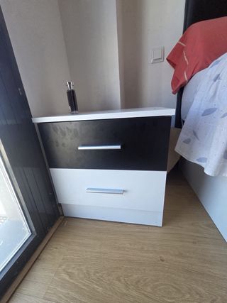 Cama con canapé de tela y madera